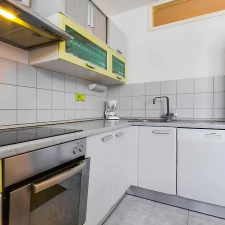 Sunny Central Apartment *