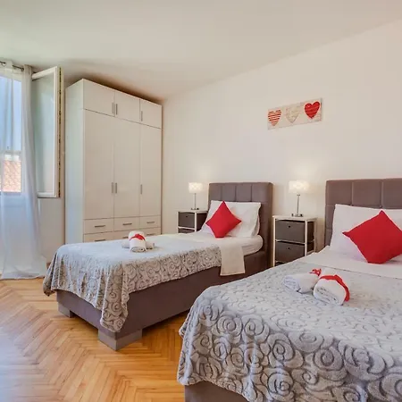 Sunny Central Apartment *